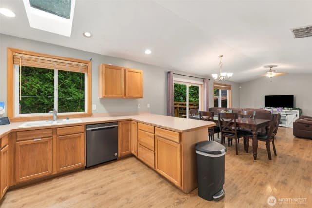 Property photo for 7721 Locust Avenue E, Bonney Lake photo 5