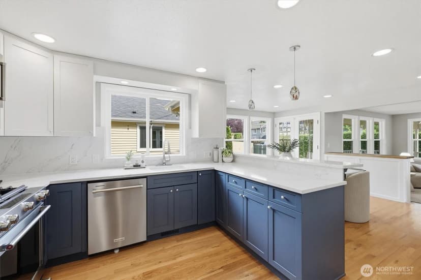 Property photo for 560 N 76th Street, Seattle photo 13