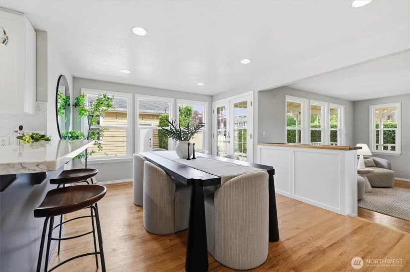 Property photo for 560 N 76th Street, Seattle photo 14
