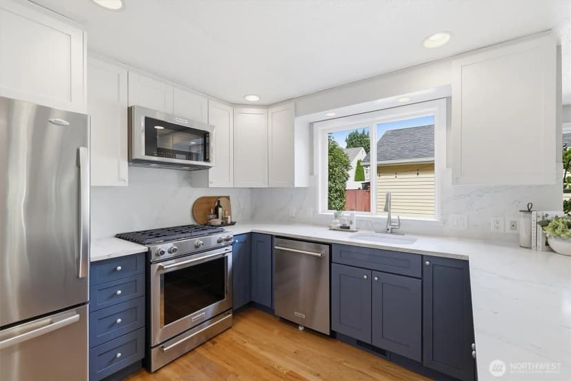 Property photo for 560 N 76th Street, Seattle photo 12