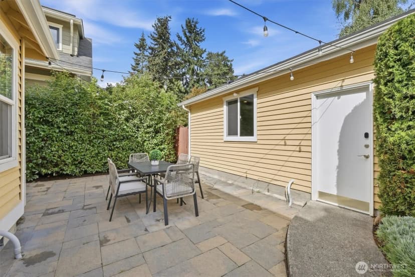 Property photo for 560 N 76th Street, Seattle photo 30