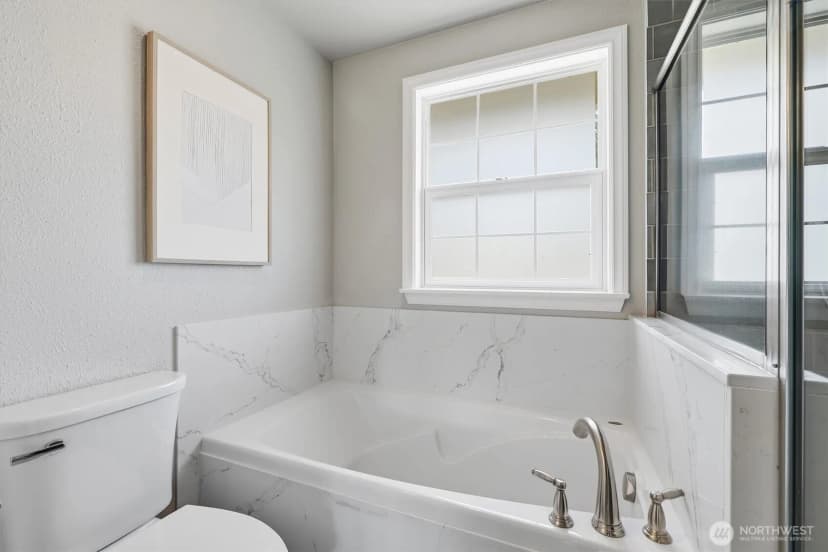 Property photo for 560 N 76th Street, Seattle photo 20