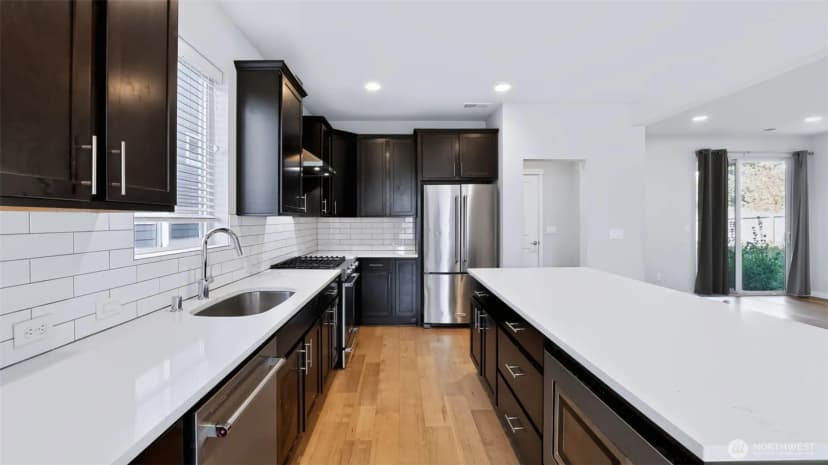Property photo for 18801 124th Avenue Se, Renton photo 8