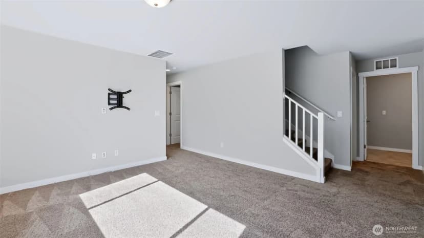 Property photo for 18801 124th Avenue Se, Renton photo 16