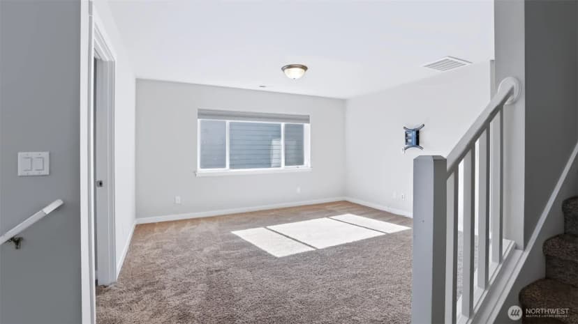 Property photo for 18801 124th Avenue Se, Renton photo 15