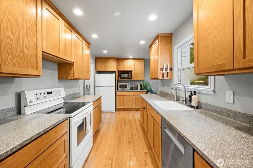 Property photo for 8225 22nd Place Ne, Seattle photo 11