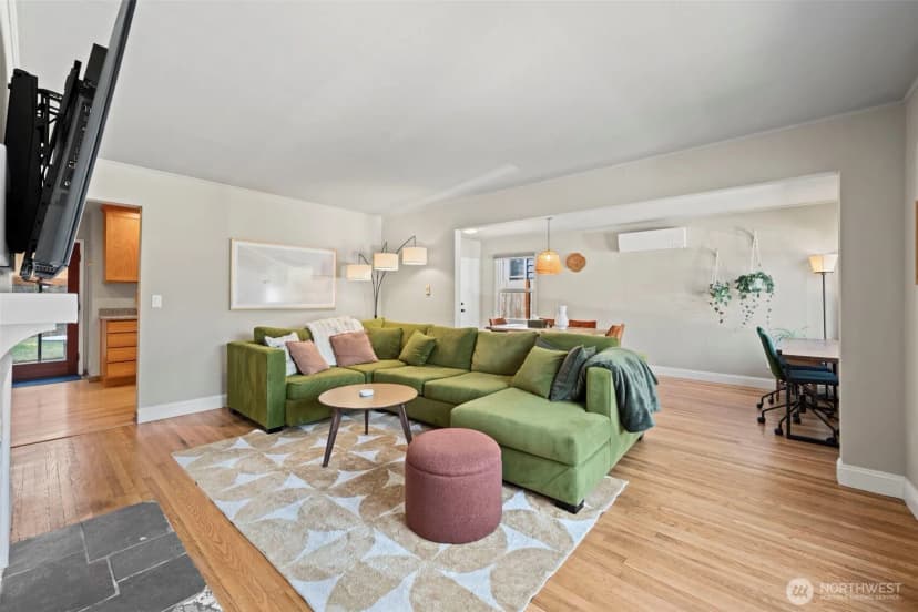 Property photo for 8225 22nd Place Ne, Seattle photo 4