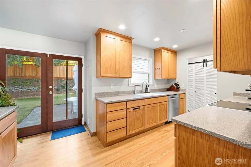 Property photo for 8225 22nd Place Ne, Seattle photo 10