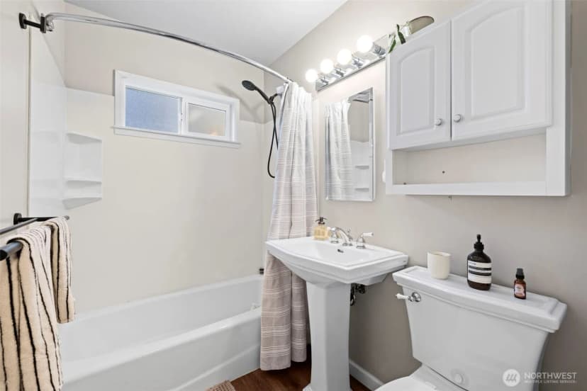 Property photo for 8225 22nd Place Ne, Seattle photo 19