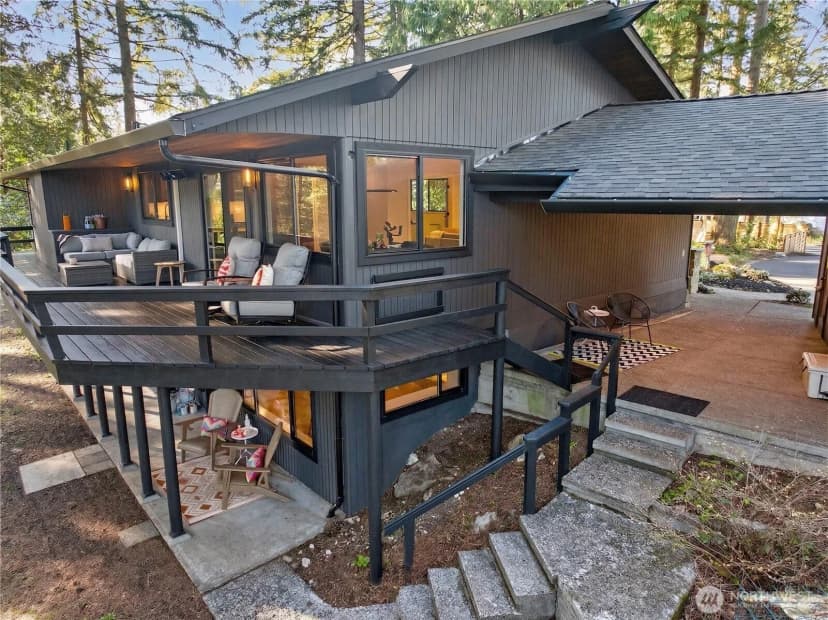 Property photo for 22016 Vine Road, Brier