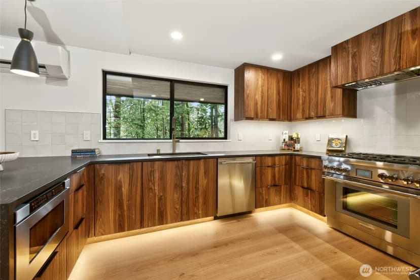 Property photo for 22016 Vine Road, Brier photo 10