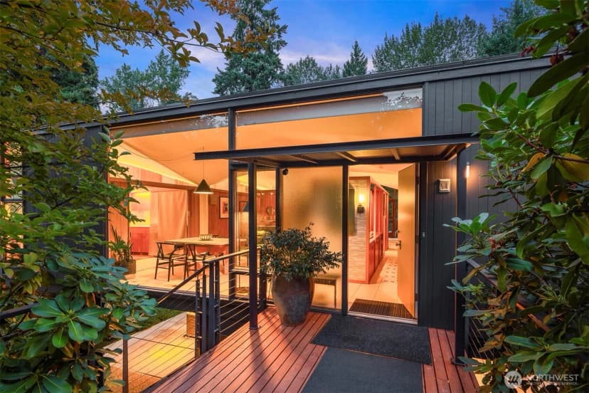 Property photo for 220 130th Avenue Se, Bellevue