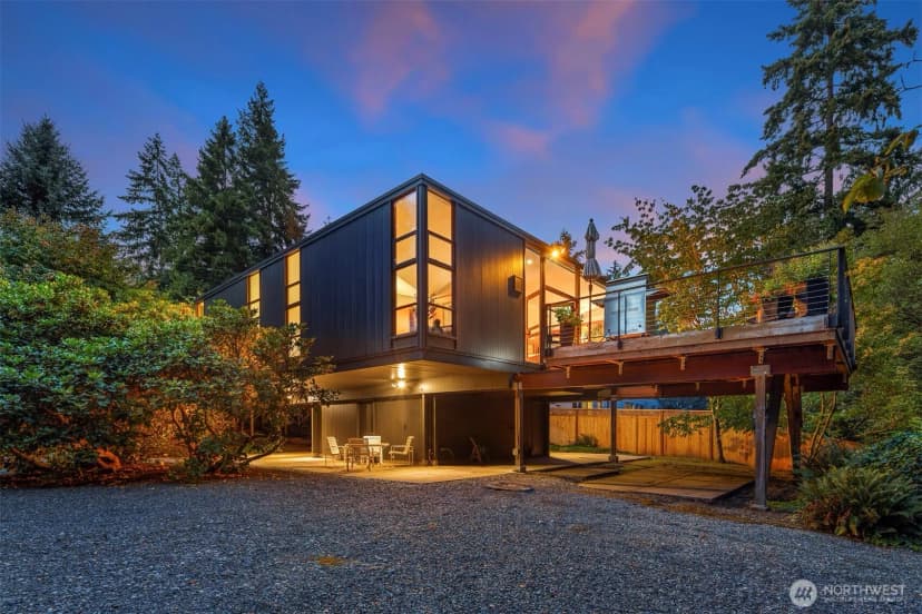 Property photo for 220 130th Avenue Se, Bellevue photo 3