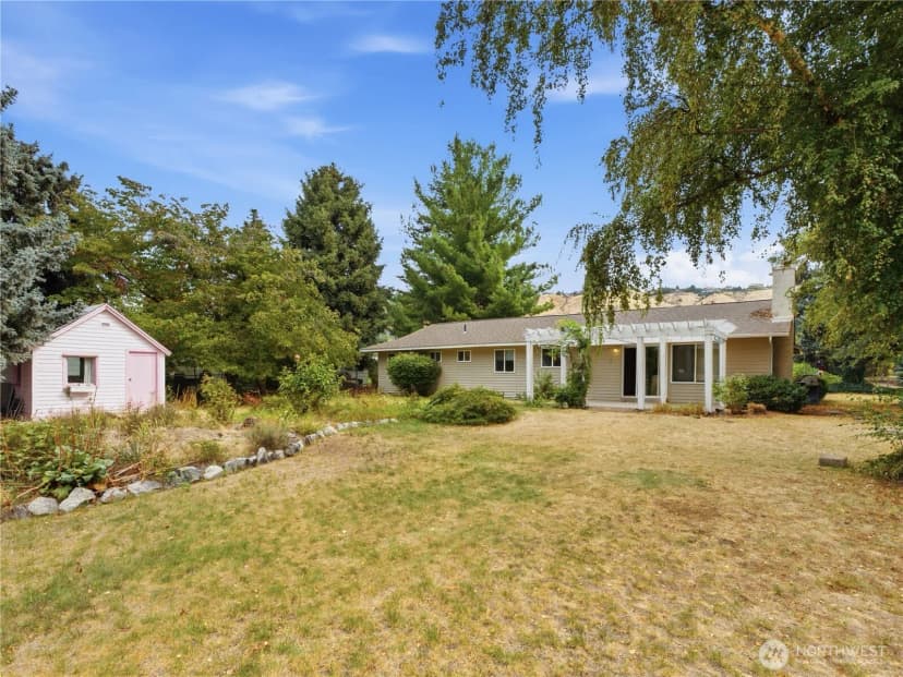 Property photo for 2446 N Ashland Avenue, East Wenatchee photo 32