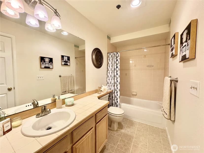 Property photo for 2610 118th Avenue Se #5-202, Bellevue photo 10