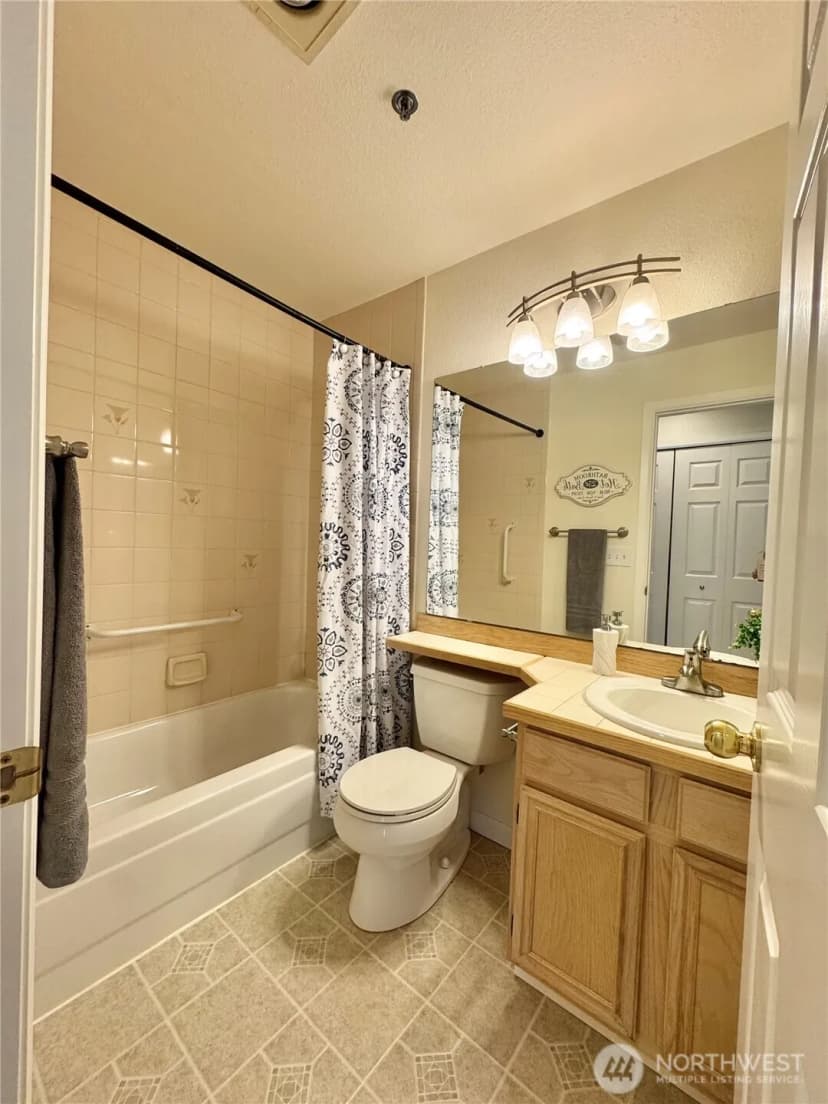 Property photo for 2610 118th Avenue Se #5-202, Bellevue photo 15