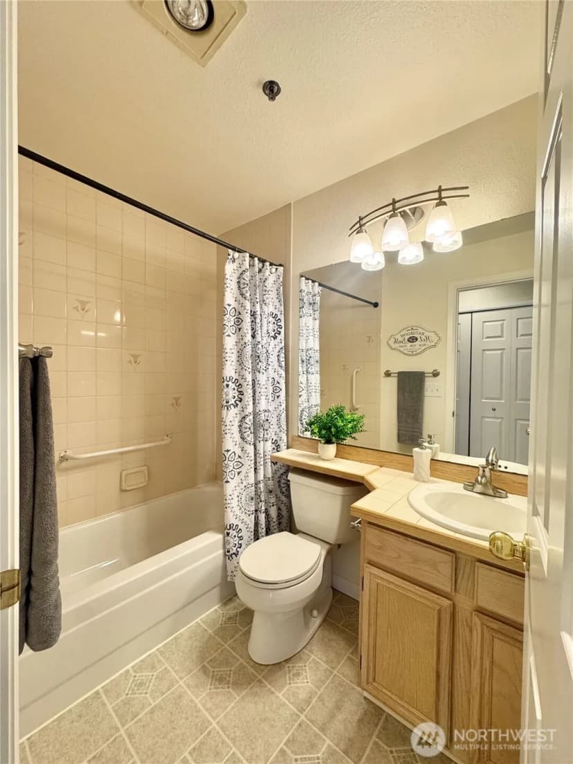 Property photo for 2610 118th Avenue Se #5-202, Bellevue photo 17