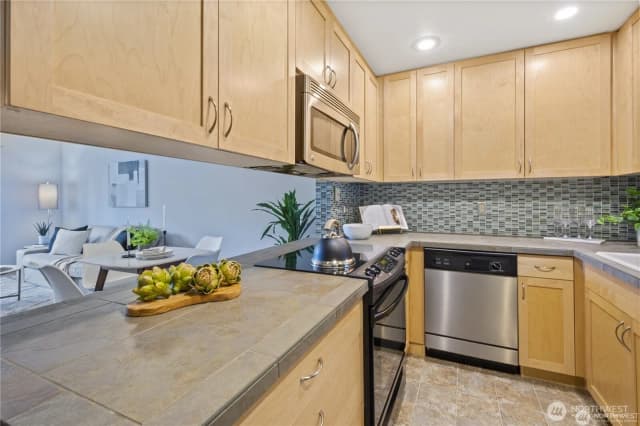 Property photo for 2610 118th Avenue Se #5-202, Bellevue photo 5