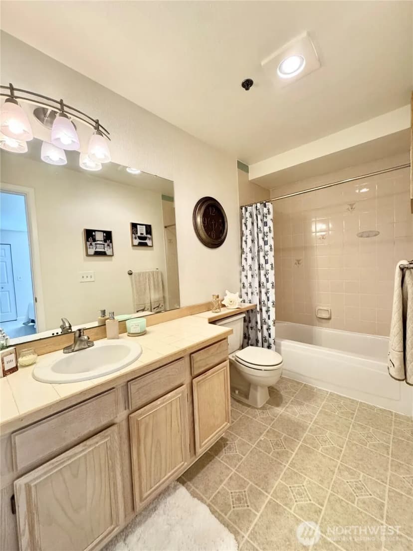 Property photo for 2610 118th Avenue Se #5-202, Bellevue photo 11