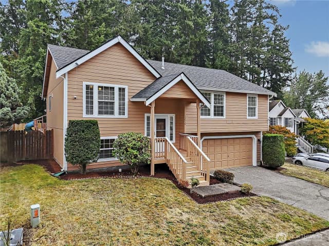 Property photo for 13519 20th Avenue Ct E, Tacoma photo 4