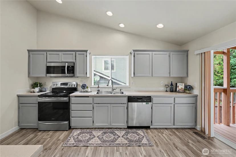 Property photo for 13519 20th Avenue Ct E, Tacoma photo 6