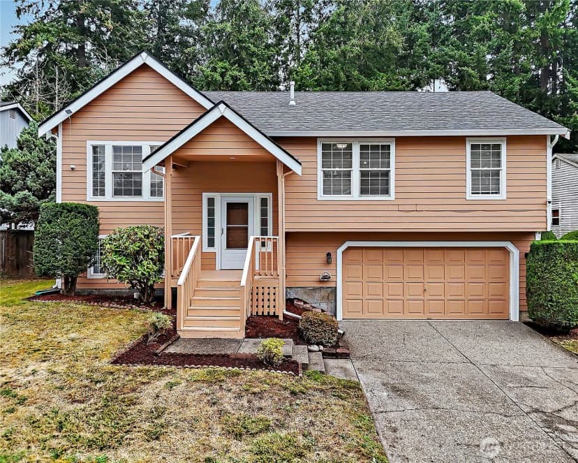 Property photo for 13519 20th Avenue Ct E, Tacoma photo 3