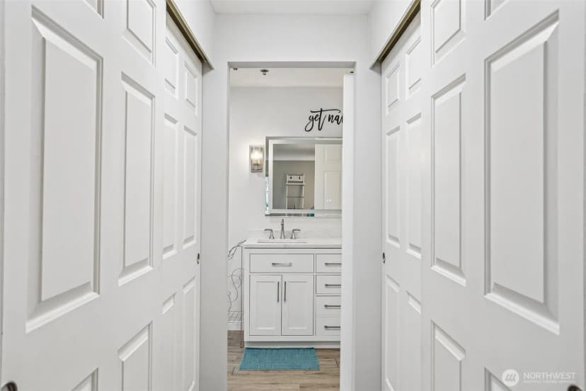 Property photo for 250 Nw Dogwood Street #e104, Issaquah photo 16