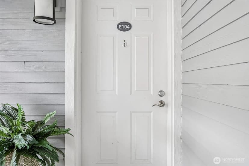 Property photo for 250 Nw Dogwood Street #e104, Issaquah photo 2