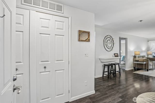 Property photo for 250 Nw Dogwood Street #e104, Issaquah photo 3
