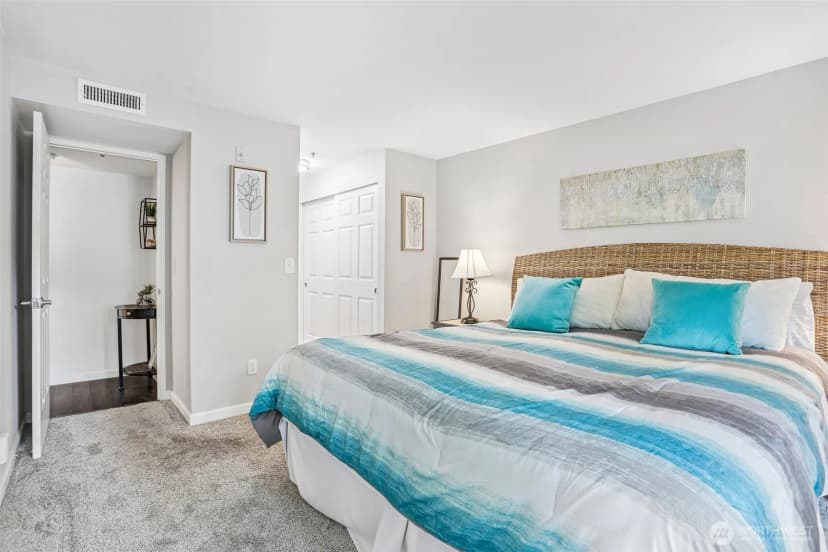Property photo for 250 Nw Dogwood Street #e104, Issaquah photo 14