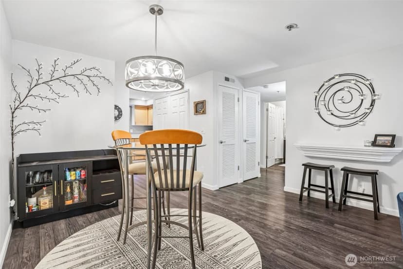 Property photo for 250 Nw Dogwood Street #e104, Issaquah photo 4