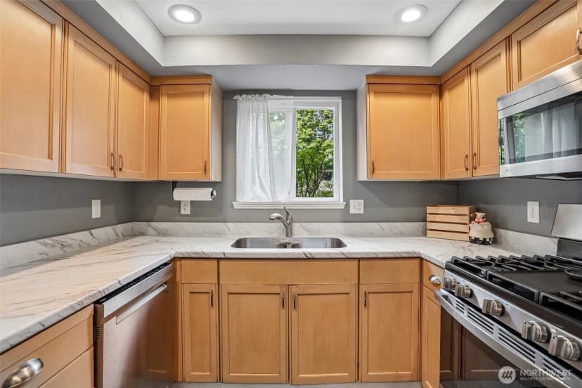 Property photo for 250 Nw Dogwood Street #e104, Issaquah photo 10