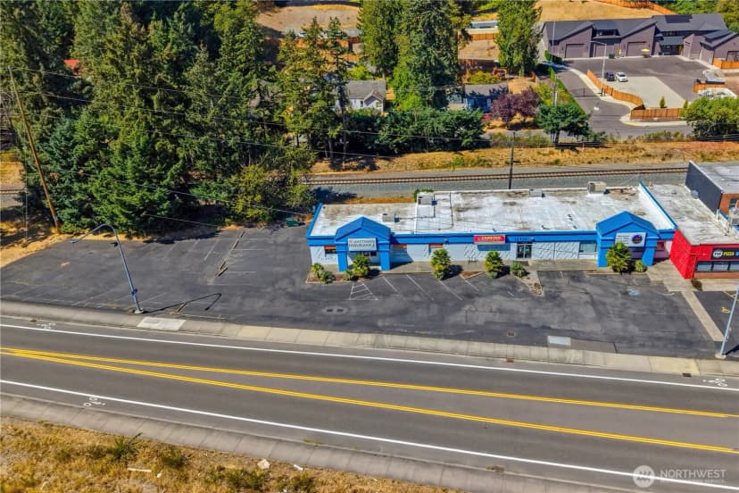 Property photo for 12930 Pacific Highway Sw, Lakewood photo 2
