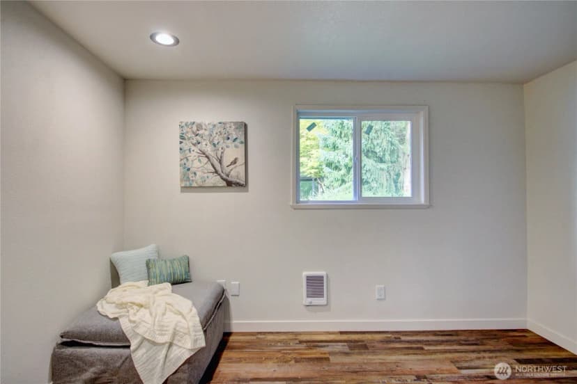 Property photo for 6968 Steelhead Lane, Burlington photo 5
