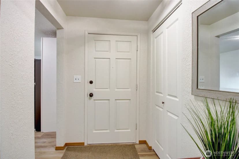 Property photo for 6968 Steelhead Lane, Burlington photo 2