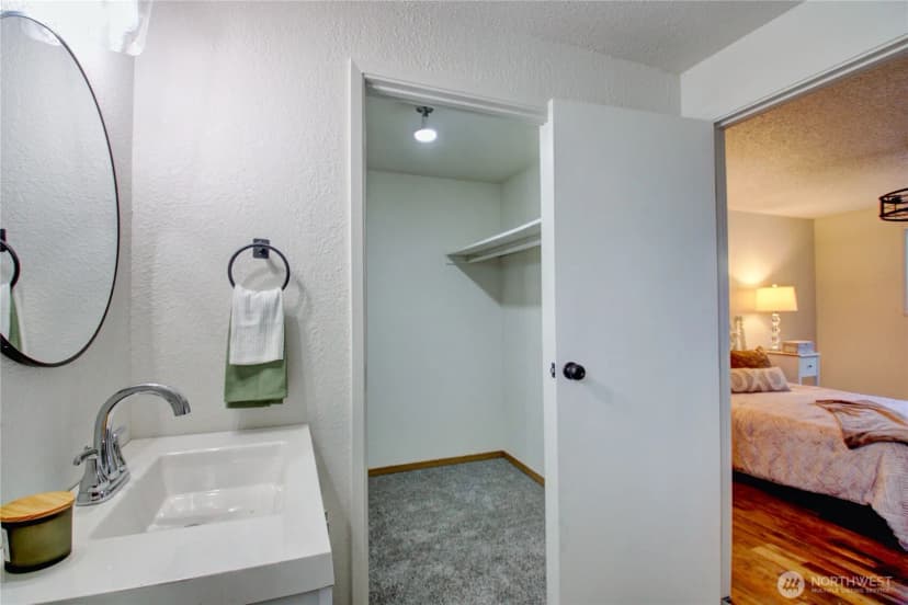 Property photo for 6968 Steelhead Lane, Burlington photo 11