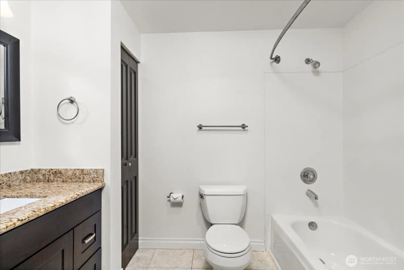 Property photo for 7711 Ne 175th Street #308, Kenmore photo 13