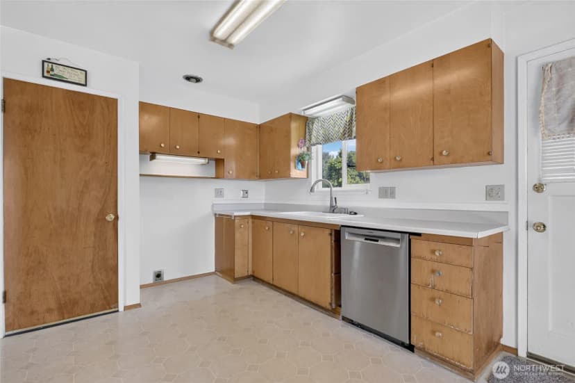 Property photo for 2914 44th Avenue Ne, Tacoma photo 15