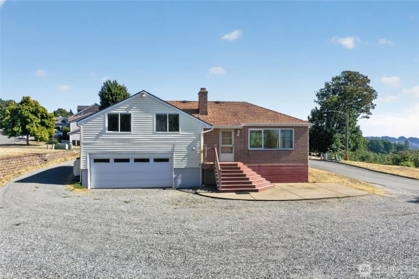 Property photo for 2914 44th Avenue Ne, Tacoma photo 2