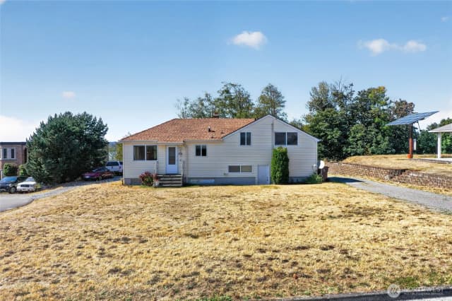 Property photo for 2914 44th Avenue Ne, Tacoma photo 5