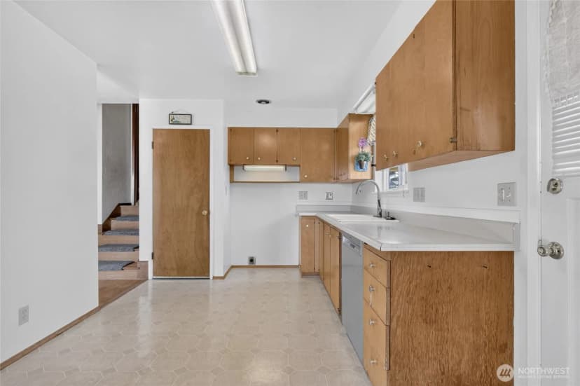 Property photo for 2914 44th Avenue Ne, Tacoma photo 14