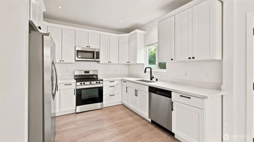 Property photo for 3315 E Grandview Avenue, Tacoma photo 6