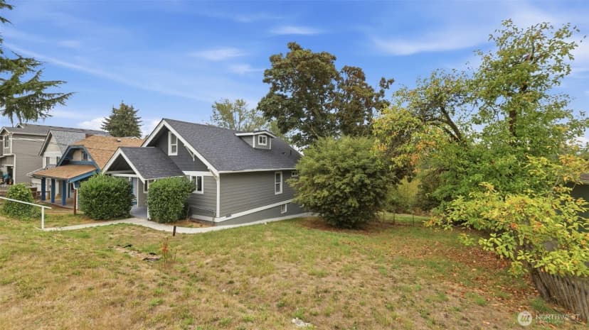 Property photo for 3315 E Grandview Avenue, Tacoma photo 2