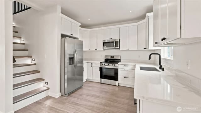 Property photo for 3315 E Grandview Avenue, Tacoma photo 4