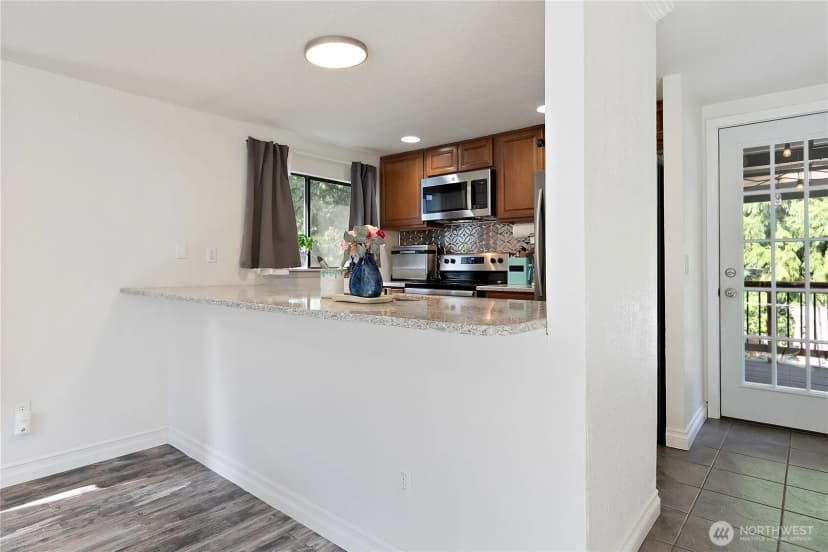 Property photo for 14116 Ne 78th Court, Redmond photo 6
