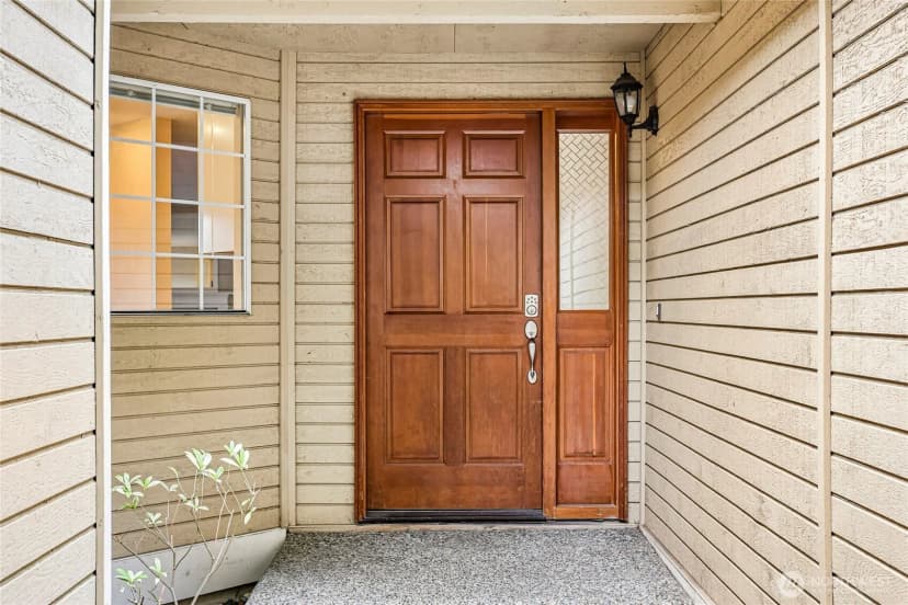 Property photo for 11641 Ne 95th Street, Kirkland photo 3