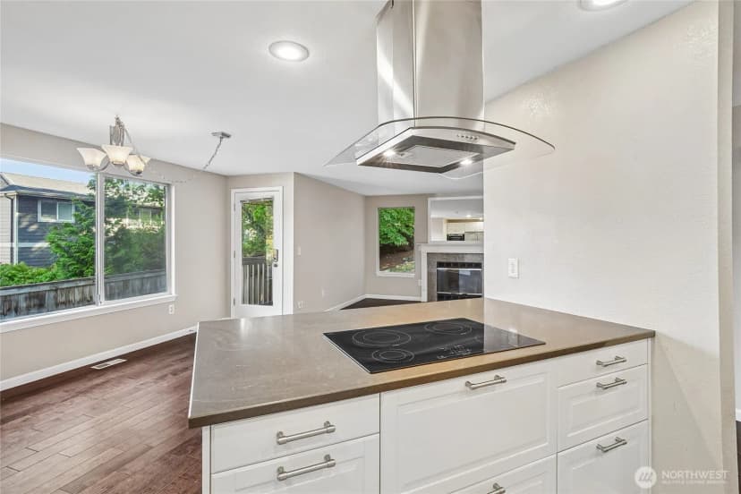 Property photo for 11641 Ne 95th Street, Kirkland photo 6