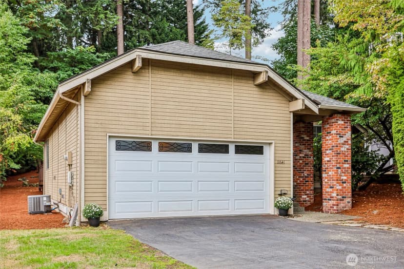 Property photo for 11641 Ne 95th Street, Kirkland