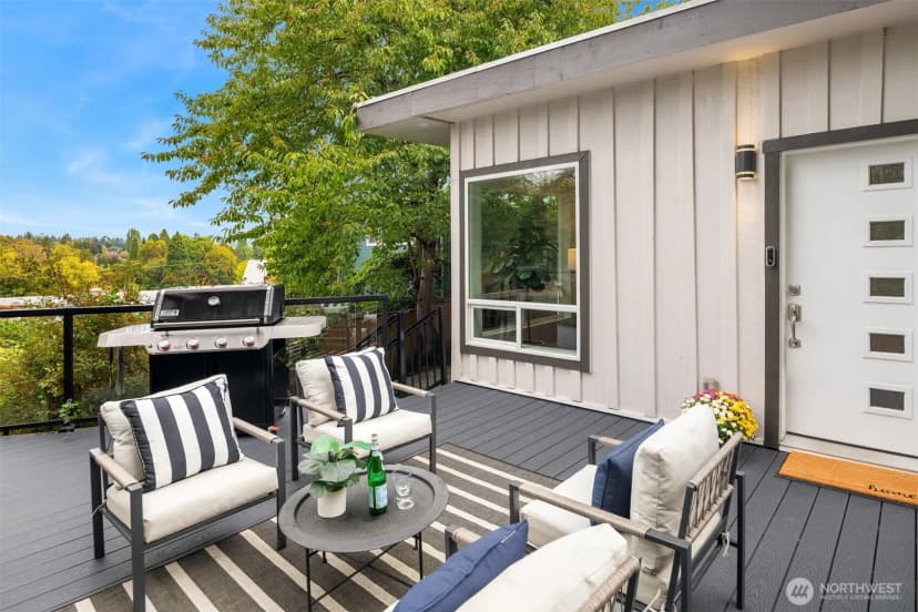 Property photo for 4626 33rd Avenue W, Seattle photo 3