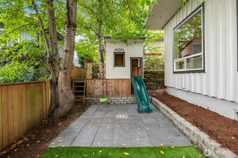 Property photo for 4626 33rd Avenue W, Seattle photo 27